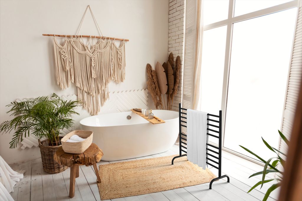Solo 33" Free Standing Towel Warmer
